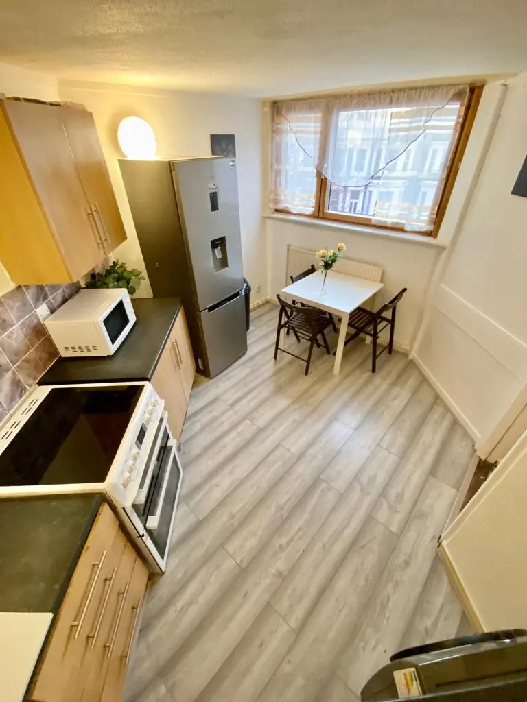 Double room near Imperial Wharf / Fulham Broadway